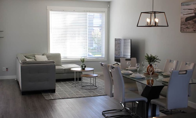 Calgary Casa | Home away from home~retreat