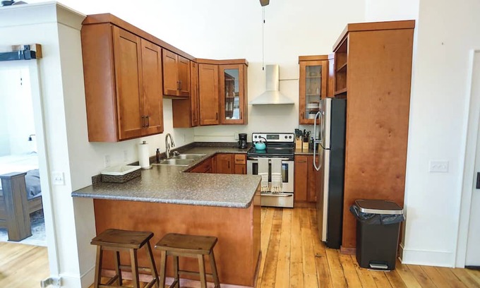 Monroe Apartamento | Lookout Loft over the Monroe Square