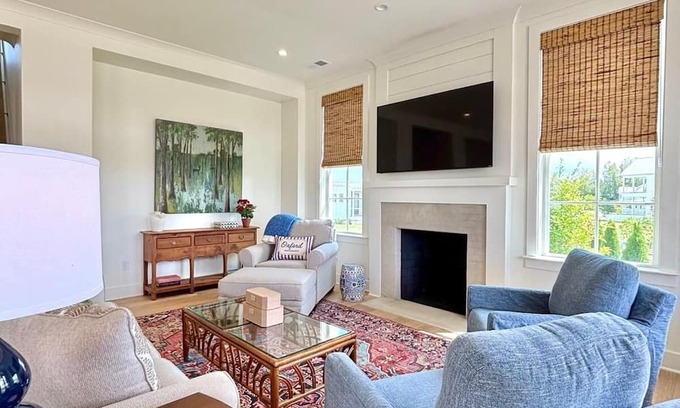 Taylor Casa | The Kinsey, 4BR Home by Velvet Ditch Villas