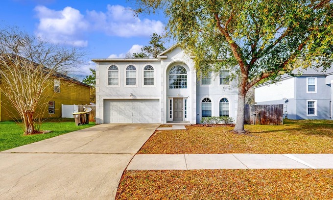 Northside Casa | Royal Retreat with enclosed yard and screened in back patio