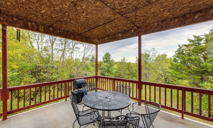 Williamstown Casa | Hillside Home 5 Mi to the Ark in Williamstown!