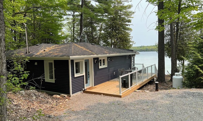 Lakehurst Cabaña | Beautiful Sandy Lake Cabin (as seen on HGTV)