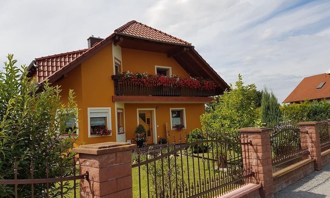 Niedergurig Apartamento | Ferienwohnung Heckel - Vacation in the Upper Lusatia - Holiday apartment with garden and