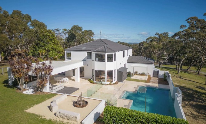 Kariong Casa | La La Land by Coast Hosting