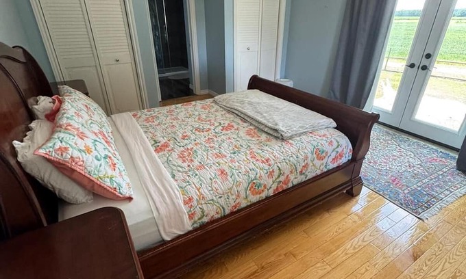 Langton Otro | Pet-friendly farm stay with cozy rooms, open fields, and peaceful sunsets!