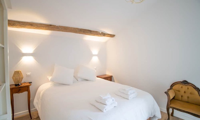Bastelica Apartamento | Room 'Ghjinestra' with Wi-Fi and Air Conditioning