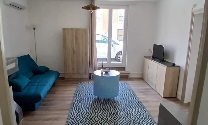 Mirepeisset Apartamento | Studio 'Gite Grec' with Wi-Fi and Air Conditioning