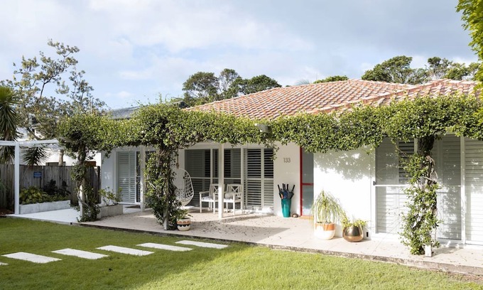 Suffolk Park Casa | Pearl House on Tallows - Luxury Pet friendly Beachfront home with Pool, Spa & Sauna