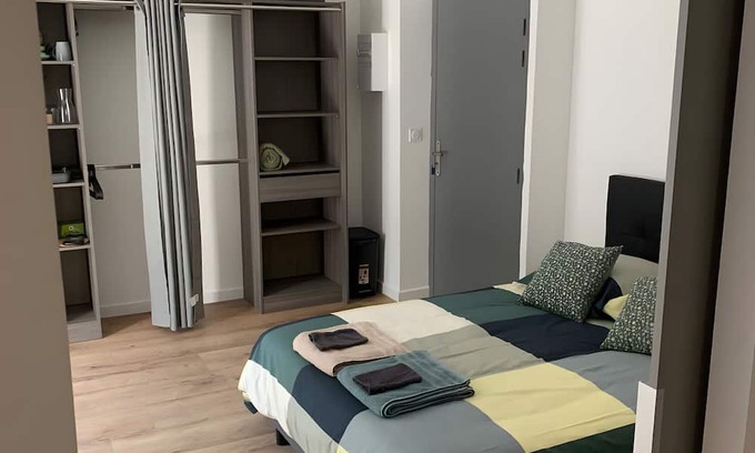 Hanvec Apartamento | Studio Apartment '4' with Private Terrace, Shared Garden and Wi-Fi