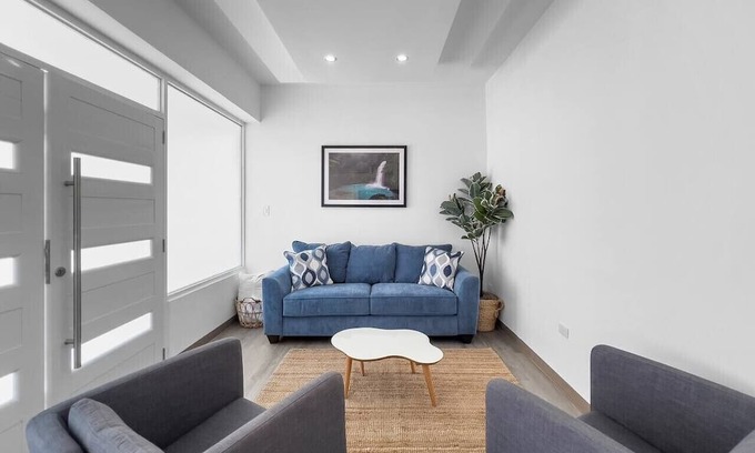 Coto Norte Apartamento | Comfy Modern Apt W/Parking & Generator @ Manati