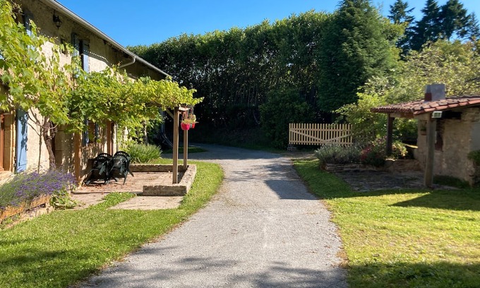 Nantiat Casa | Country House 'Chez Bonneau' with Private Terrace and Shared Garden