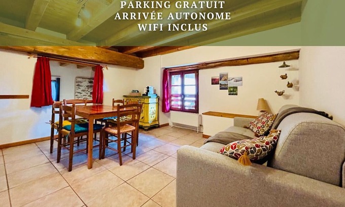 Saint-Pierre-d'Albigny Casa | At the Foot of the Castle - Parking, WiFi, Garden - Savoie College