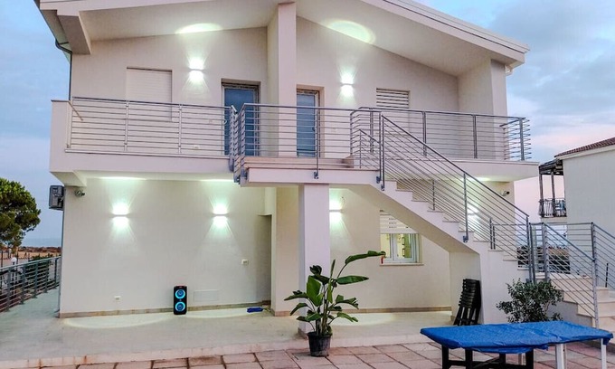 Butera Apartamento | Villa Rosy - Your Villa Near the Sea