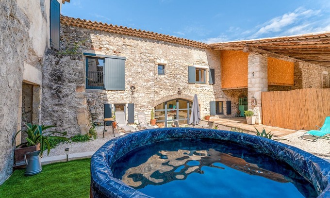 Moulezan Casa | La Grangerie, Stone Barn and Spa in a Peaceful Setting