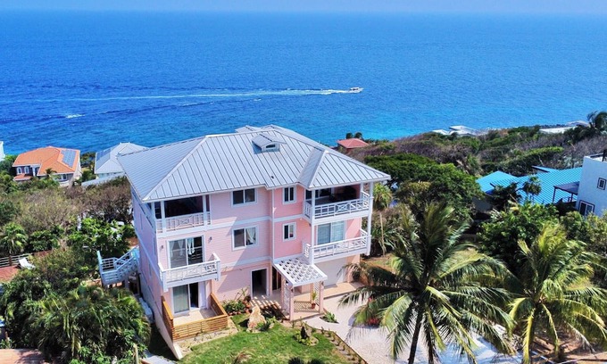 Lighthouse Estates Apartamento | Garden & Junior Suite @ Casa Rosada, West Bay