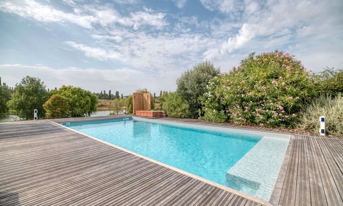 Caraman Casa | Guest House 'Domaine En Castanet' with Shared Pool, Private Garden and Wi-Fi