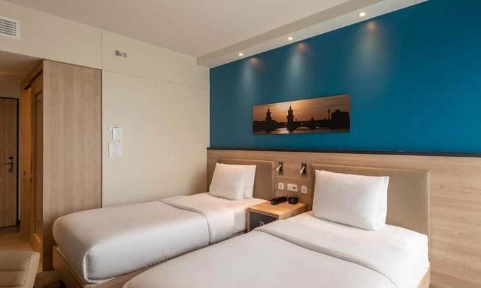 Mitte Hotel | Discover Berlin from a Stylish Stay | 3 City View Rooms w/Two Twin Beds