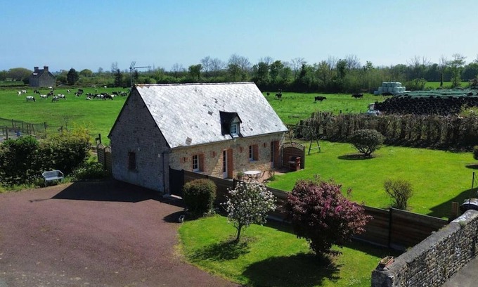 Saint-Marcouf Cabaña | Casa de Vacaciones con Wi-Fi, Jardín Cerrado y Mascotas Permitidas en Saint-Marcouf