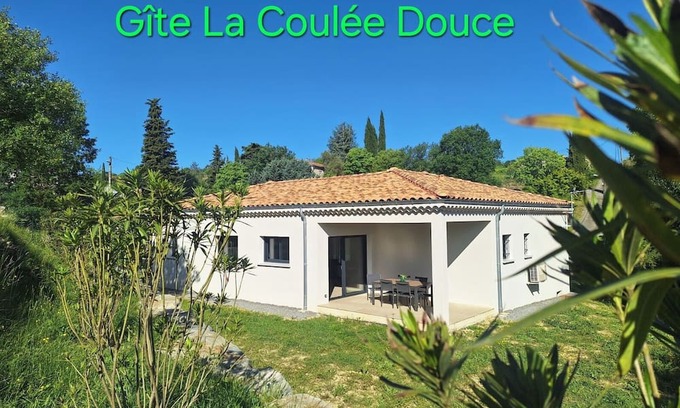 Chauzon Casa | Gîte La Coulée Douce-A fully air-conditioned house near the river Ardèche