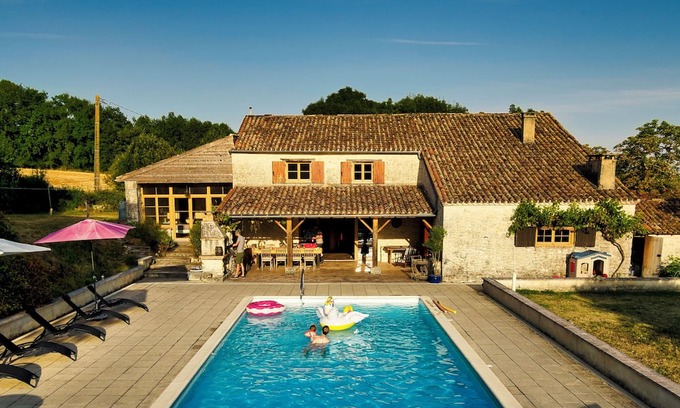 Saint-Sernin Villa | Domaine De Gendt - Authentic yet equipped with every luxury