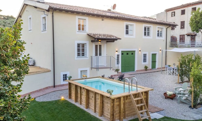 San Michele di Moriano Chalet De Esquí | Authentic Tuscan Getaway with Pool