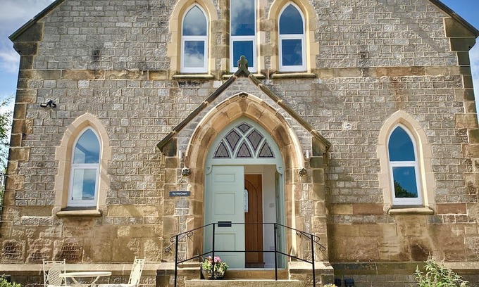 Tideswell Apartamento | The Old Chapel Tideswell Peak District - 2 ensuite bedrooms- ideal for 2 couples