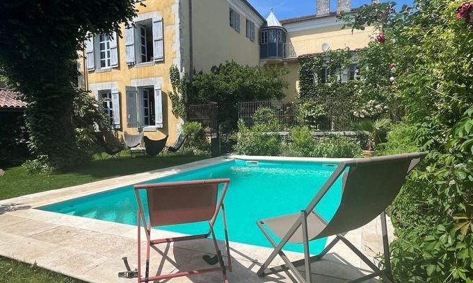 Montaut Cabaña | Superb ensemble 18 century Manor house, 2 cottages with pool and private garden