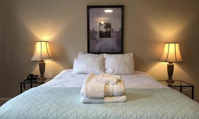 Waterford Valley Casa | Leaside Executive Entire Home