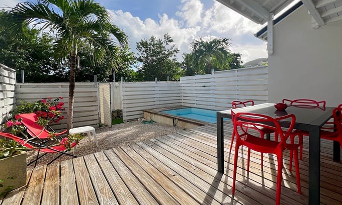 French Cul de Sac Apartamento | Mango Rouge, 2 bdr and private pool