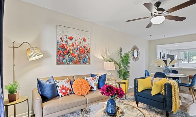 Montgomery Condominio | 2bd/2ba Condo * Pool * Renovated * Dogs Welcome * Condo in Savannah*30+ day stay