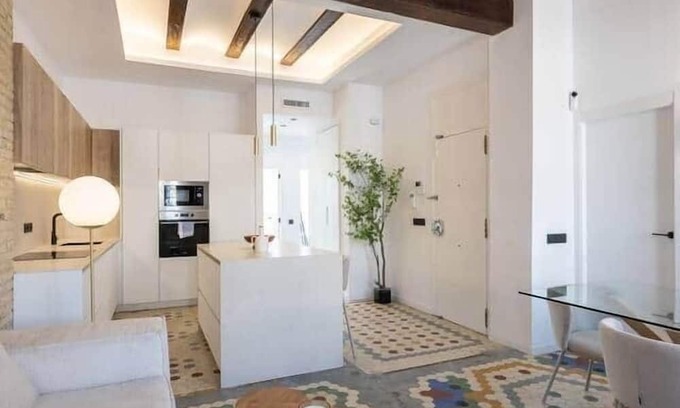 Trinitat Apartamento | Renewed tradition: In front of the river and downtown.