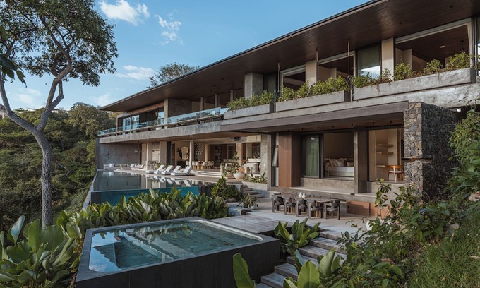 Península de Papagayo Villa | 6 BR architectural masterpiece that redefines luxury living.