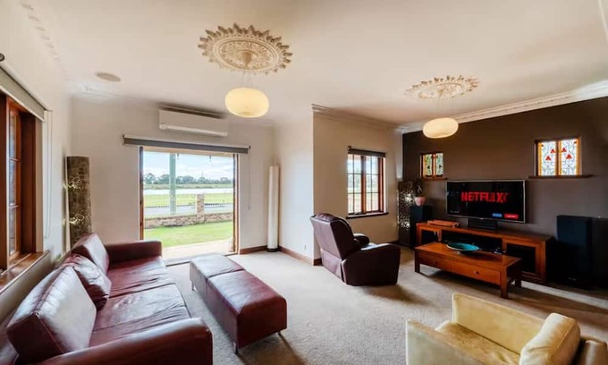 East Bunbury Casa | Bunbury Bliss - Views and Vibes