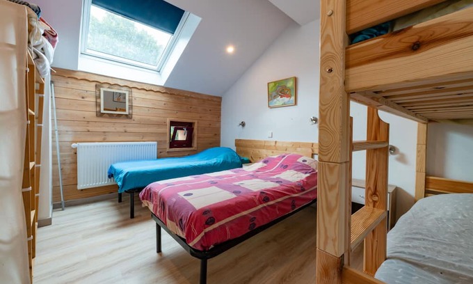 Vassieux-en-Vercors Apartamento | Room 'Les Carlines 4' with Mountain View, Shared Terrace and Wi-Fi