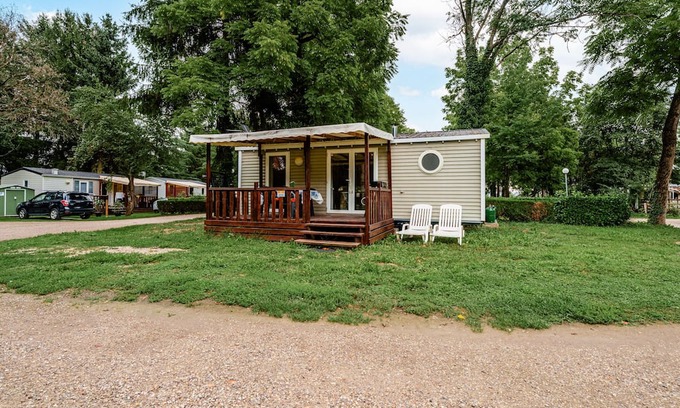 Boofzheim Apartamento | Apartment 'Lydia's Mobile Home' with Shared Pool, Private Terrace and Private Garden