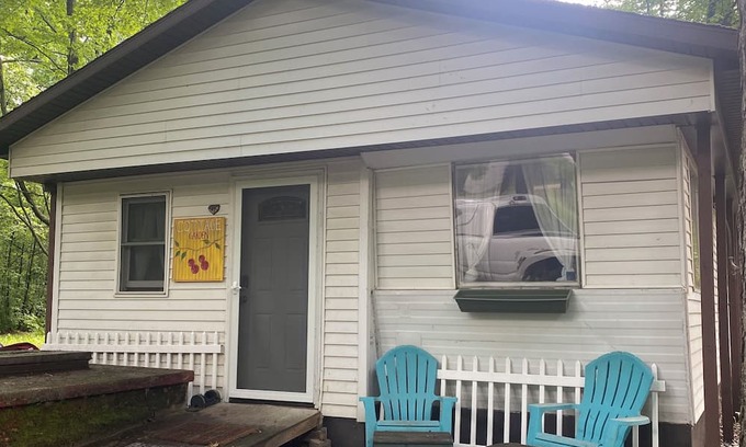 Gladwin Cabina | Cozy 2-bedroom cabin in Gladwin near elk lake & near sugar springs, lake lancer.