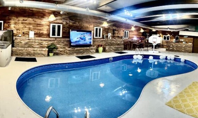 Decatur Casa | Huge Estate Property w/ indoor pool, sauna, hot tub, sleeps up to 28 Weddings!
