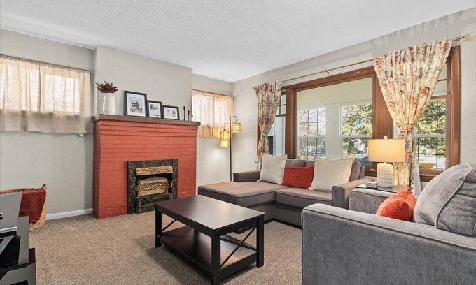 Central - Terry Casa | Cozy Downtown Billings - Main Level