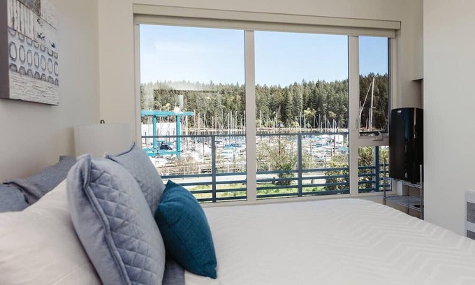 Regional District of Nanaimo Apartamento | Windy Sails Marina View Condo