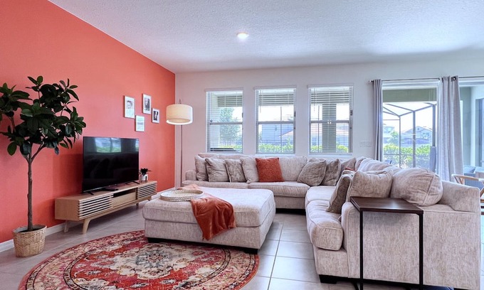 Loughman Casa | Beautiful 5 Bed Pool Home with Game Room-7543OL
