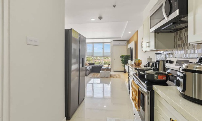 Portmore Condominio | A Pool, A Beach & A Beautiful Apartment - Book Now