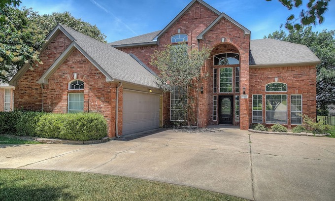 Rockwall Casa | 4-5 bedroom house in Rockwall on the Golf Course. Rockwall ISD.