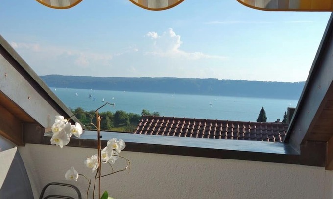 Sipplingen Apartamento | Gemütliche 65 m² DG- Fewo mit Einmaligem See-und Bergblick in Sipplingen