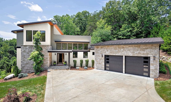Alexander Casa | Private FirePit Deck Biltmore Tix Near AVL