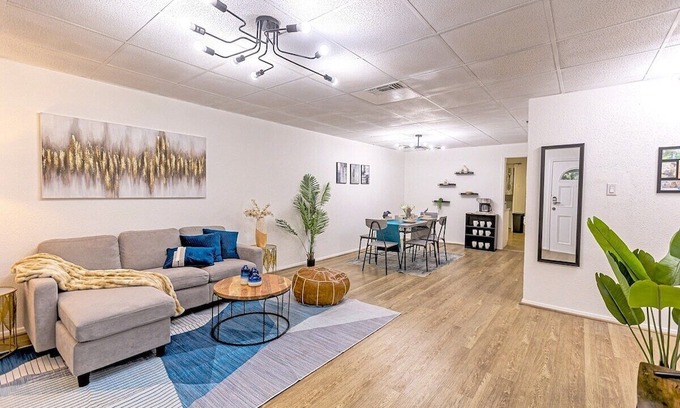 West San Antonio Casa | 14 Guests Alamo River Walk Zoo SeaWorld SAT