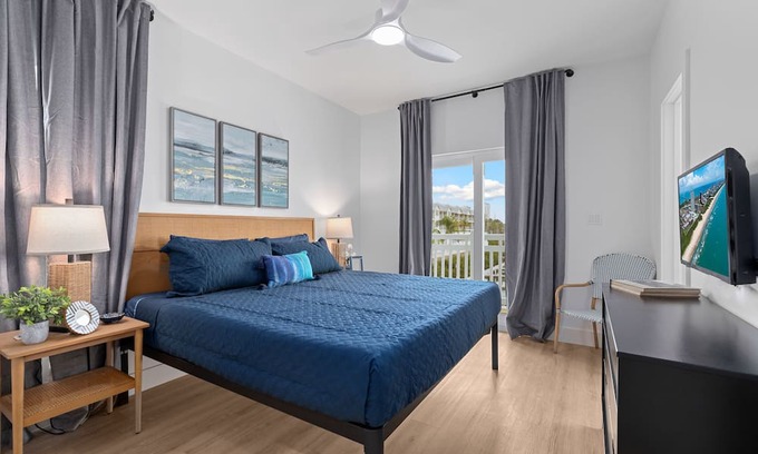 South Padre Island Condominio | Luxury Mid Rise Condo with Amazing View 1 King Bed High End Water Front South Padre Island