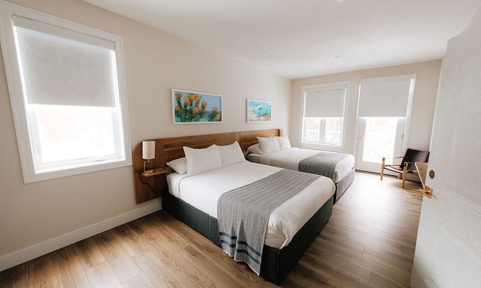 Elk Rapids Apartamento | Guestroom - 2 Queens