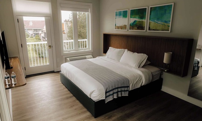 Elk Rapids Apartamento | Guestroom - 1 King Su