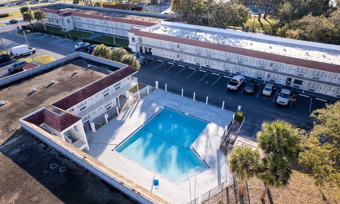 Kissimmee Apartamento | Impeccably cozy hotel room Developer Inn Express
