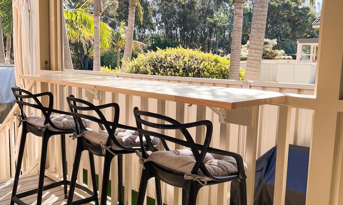 Warilla Casa | Family Shores - Quiet Family home walking distance to the beach, cafes and shops